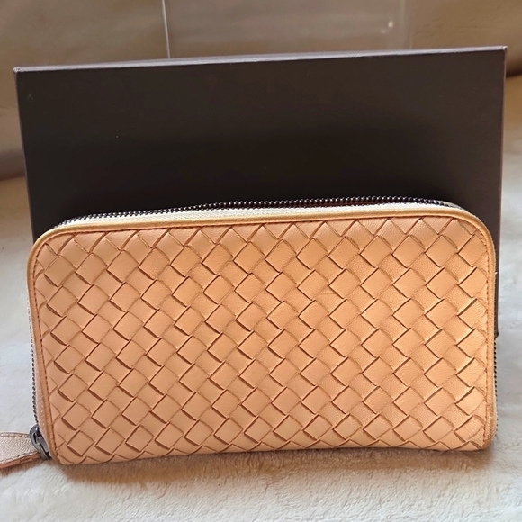 Bottega Veneta Tan Woven Leather Wallet - Picture 2 of 6